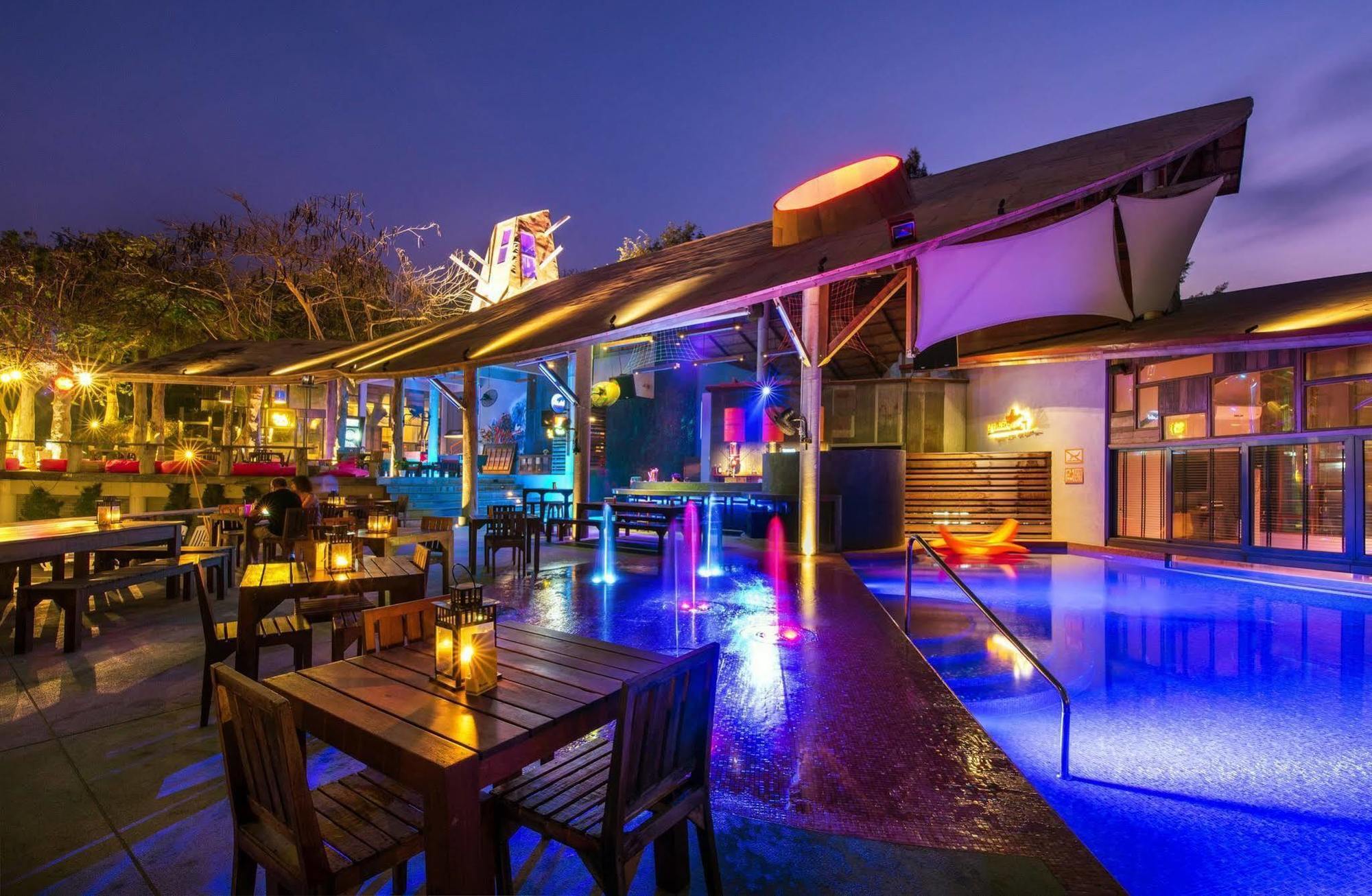 Bar And Bed Resort @ Samed Koh Samet Exterior photo