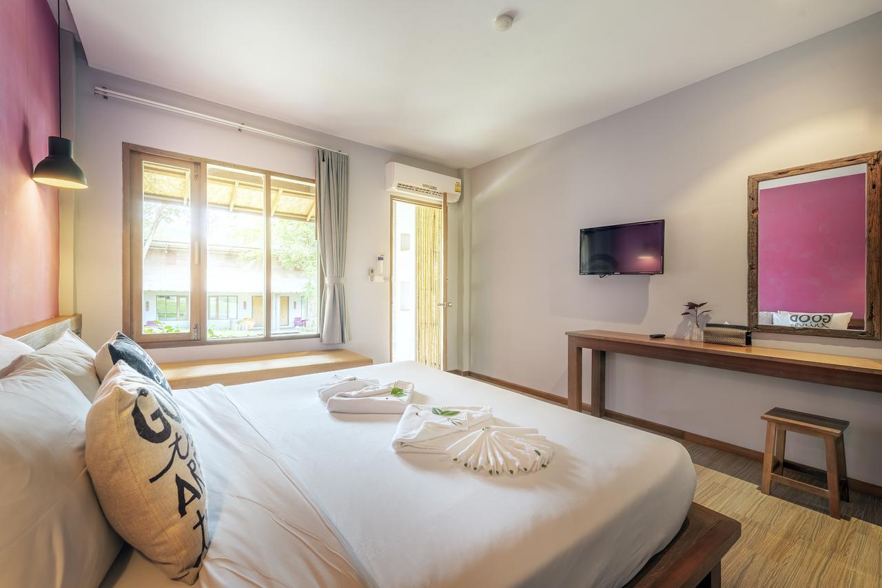 Bar And Bed Resort @ Samed Koh Samet Exterior photo