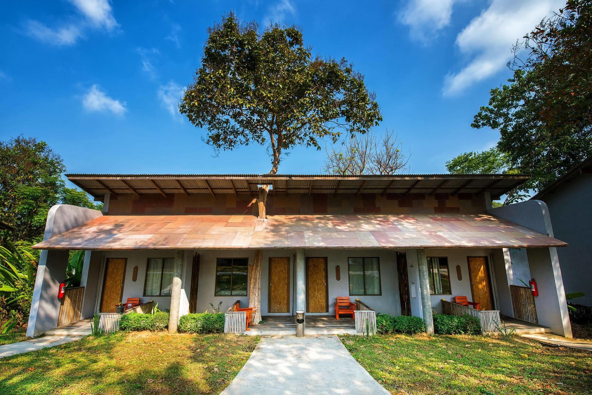 Bar And Bed Resort @ Samed Koh Samet Exterior photo