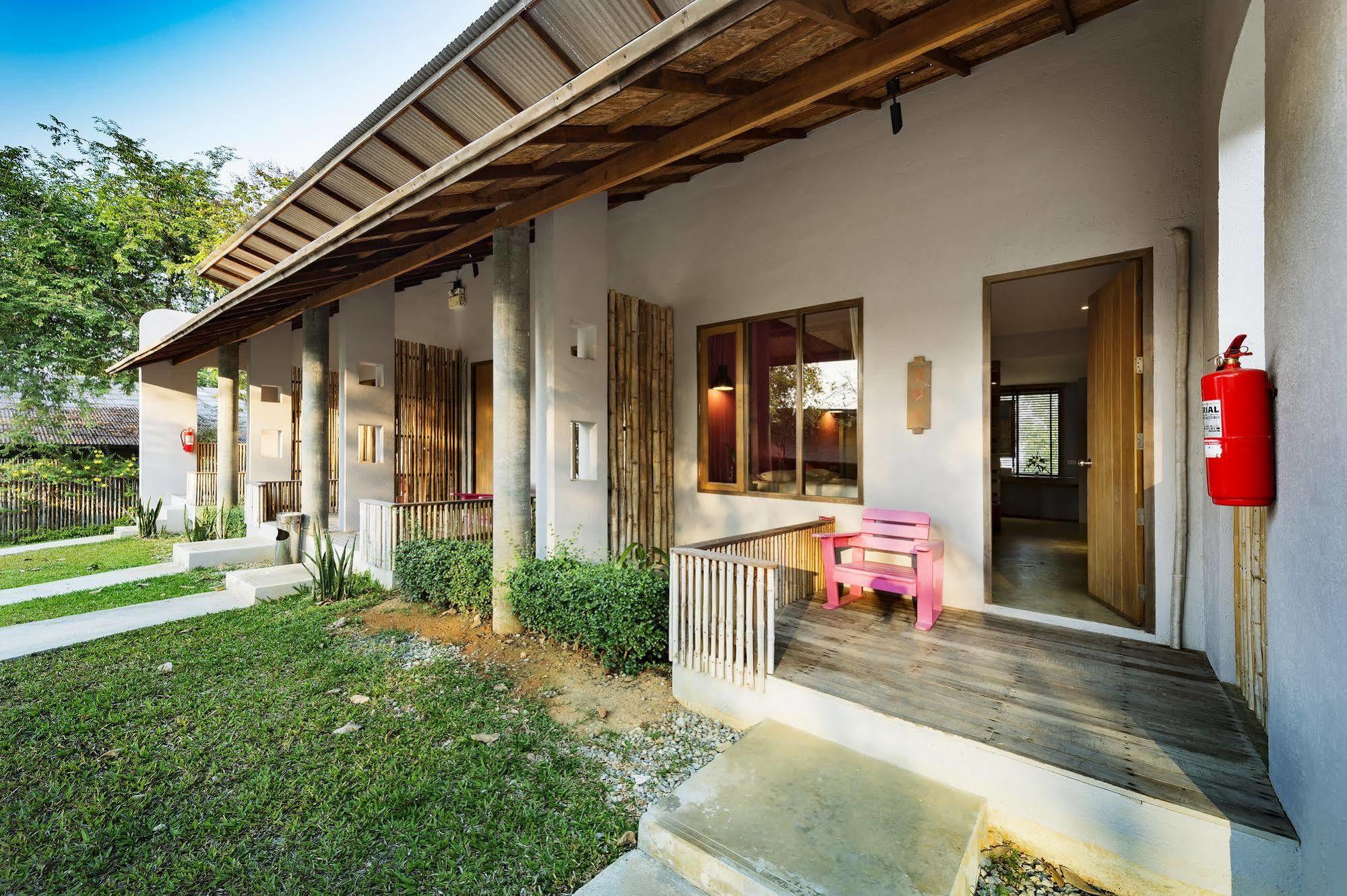 Bar And Bed Resort @ Samed Koh Samet Exterior photo